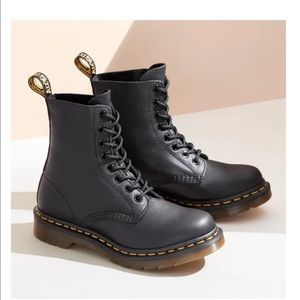Dr. Martens 1460 Pascal Boot